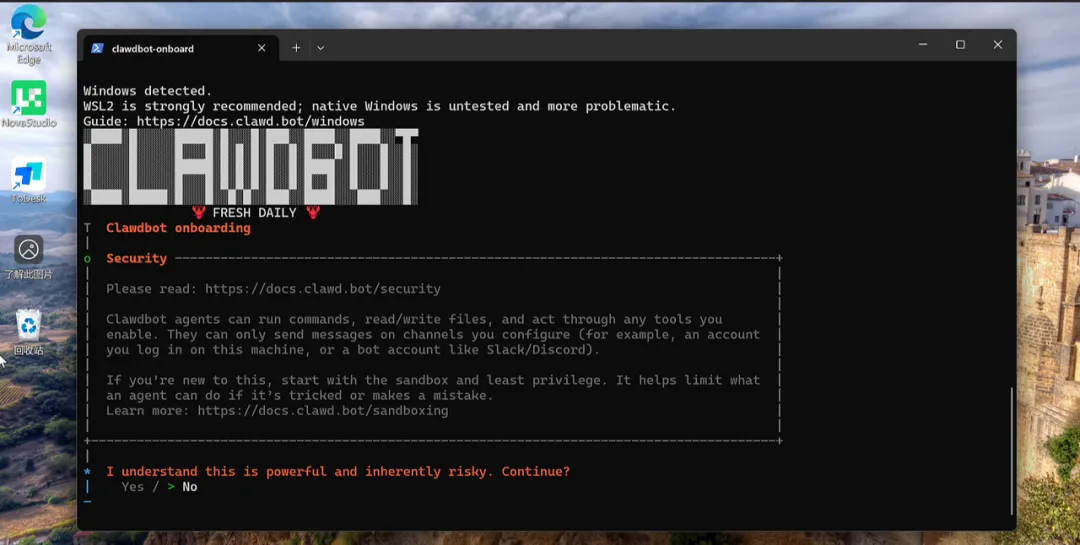 Clawdbot (Moltbot) 保姆级部署教程:国内专享方案与完整避坑指南
